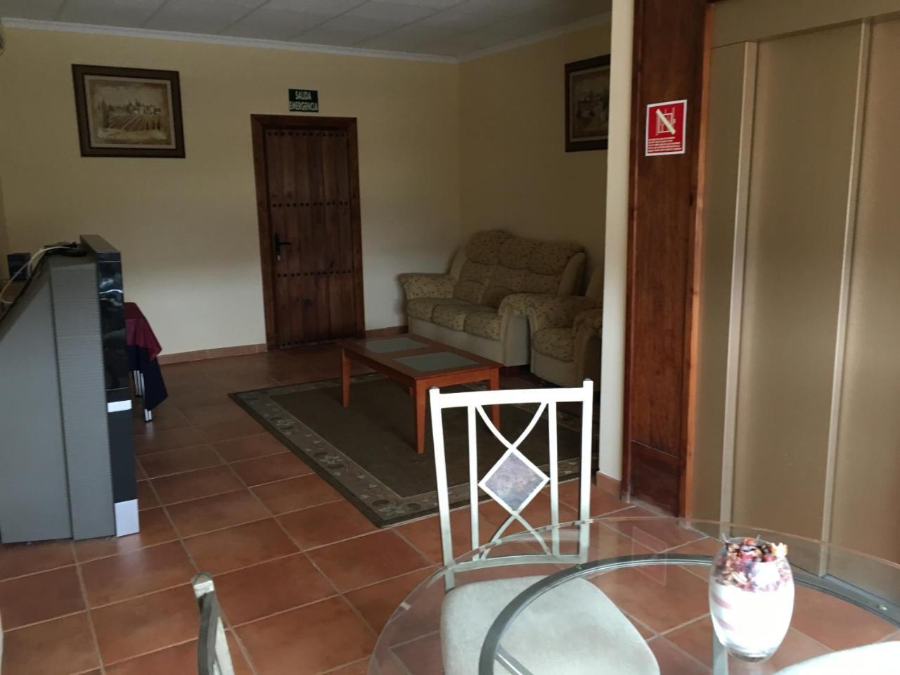 Hostal Meson Arboleas Exterior photo