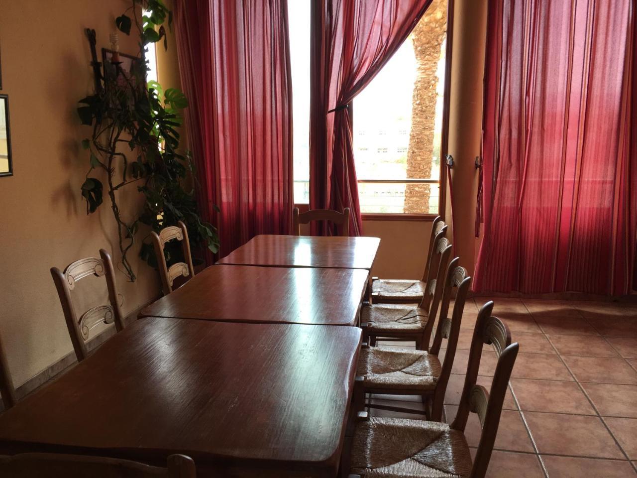 Hostal Meson Arboleas Exterior photo